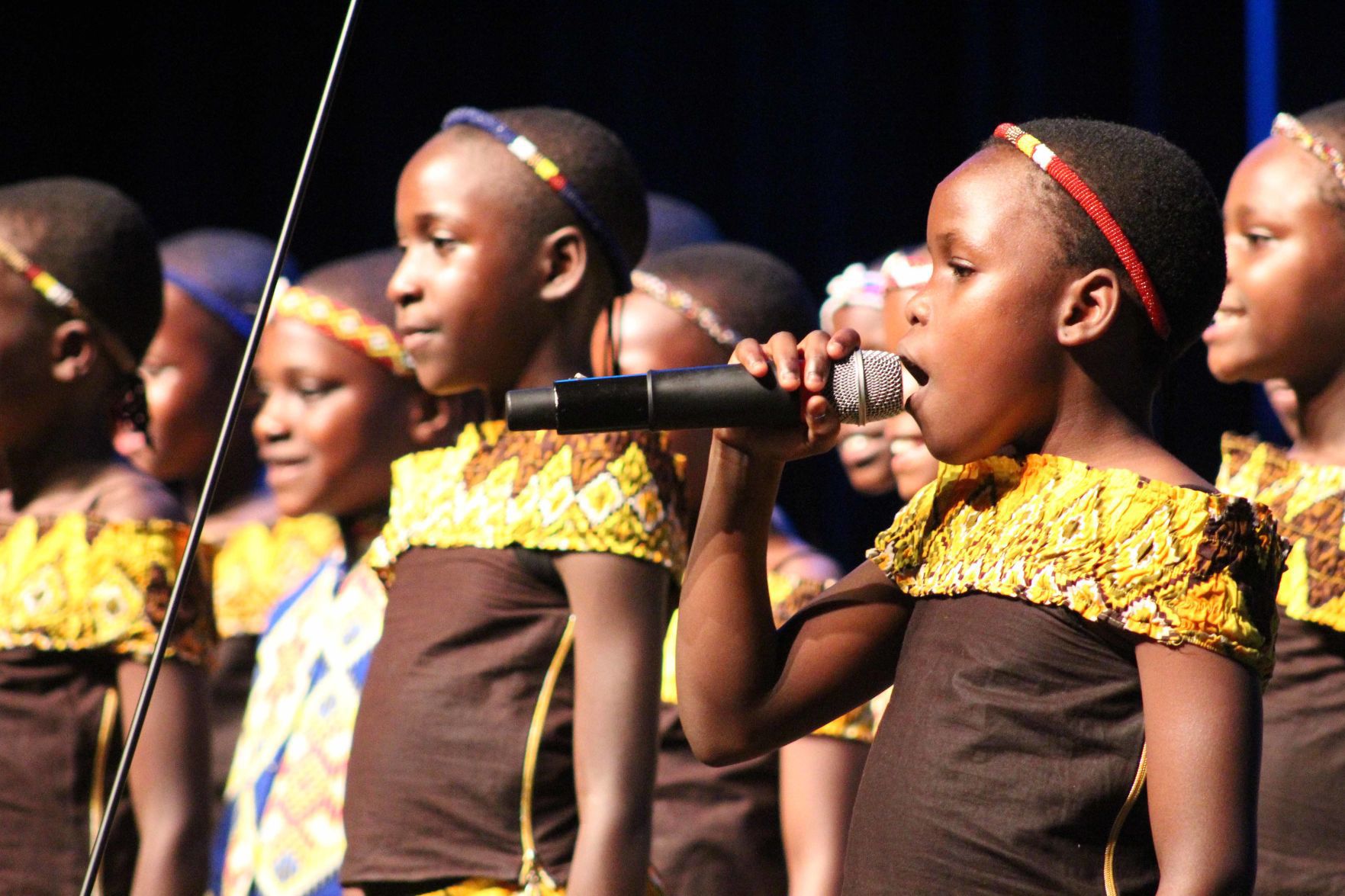 110719-reed-gallery-choir016